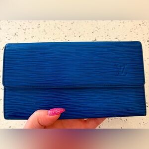 💙LOUIS VUITTON Epi Leather Wallet On Chain WOC Blue Crossbody Clutch Gold Chain💙